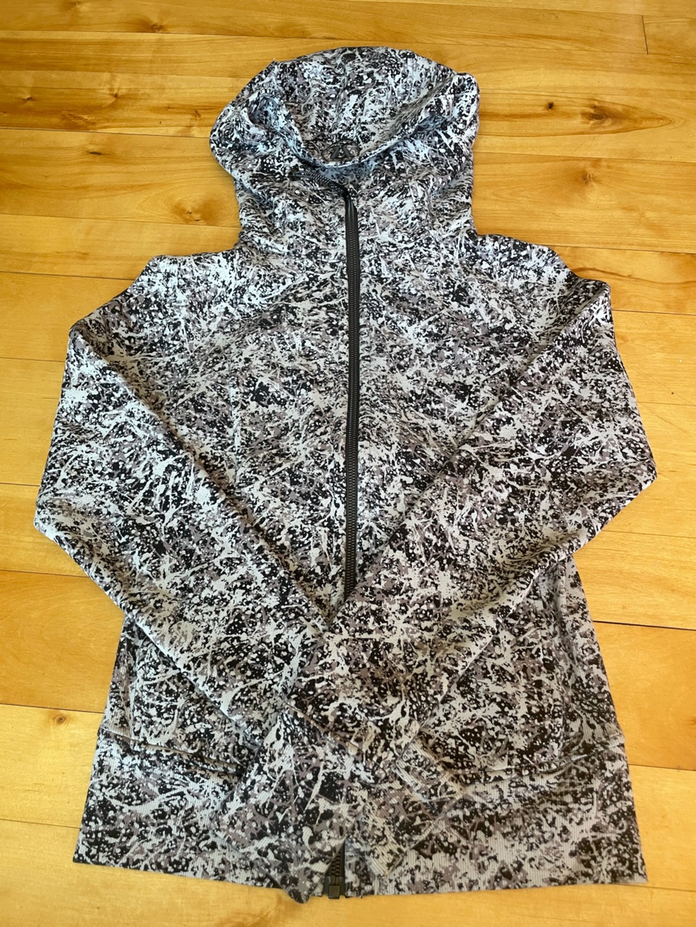 lululemon athletica Black and White Abstract Print Zip-Up Lightweight Hoodie
